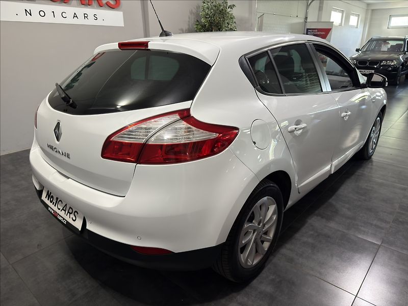 Renault Mégane 1,6   i LIMITED NAVI VÝHŘEV - fotka 5 z 28