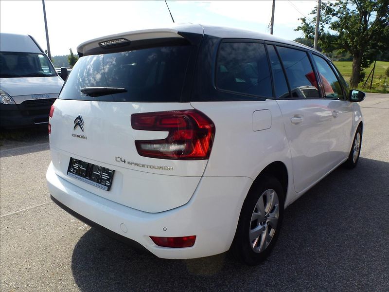 Citroën Grand C4 SpaceTourer 1,2 Pure Tech 130 7míst - fotka 9 z 45