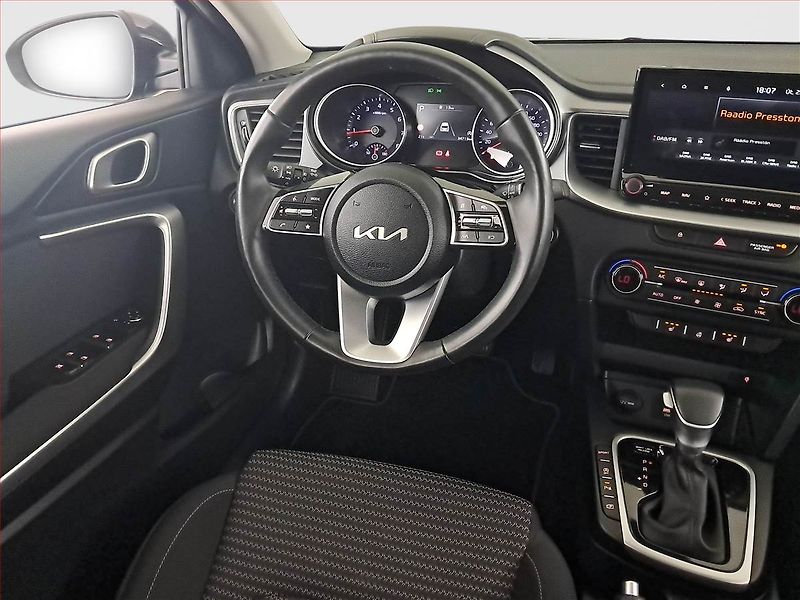 Kia Ceed (2025) 1.5 T-GDI - fotka 7 z 19