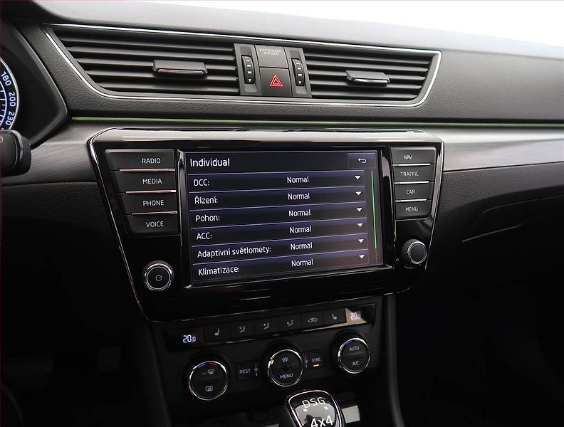 Škoda Superb (2016) 2.0 TDI 4x4, 4X4, Automat - fotka 19 z 31