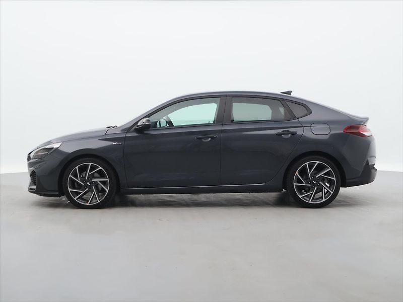 Hyundai i30 Fastback 1,5 T-GDI 159k CZ DPH - fotka 4 z 28