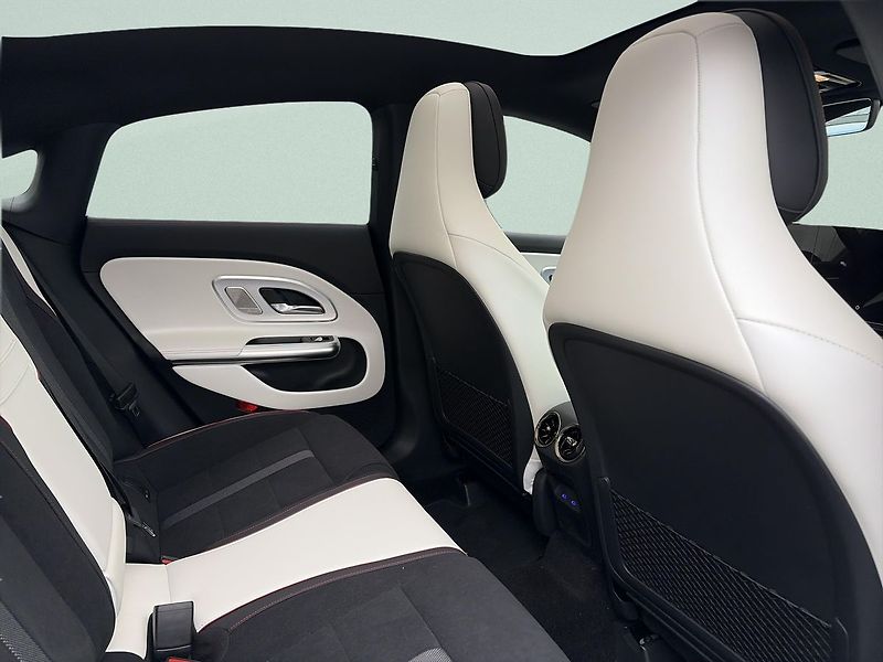 Mercedes-Benz CLA (2025) 200 - fotka 14 z 15