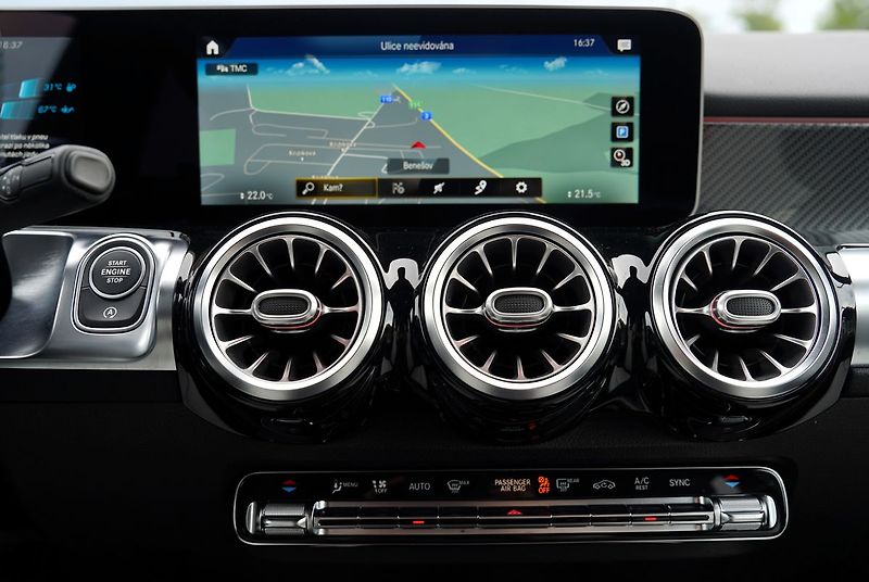 Mercedes-Benz GLB 35 AMG 4Matic/310 PS/ČR - fotka 38 z 49