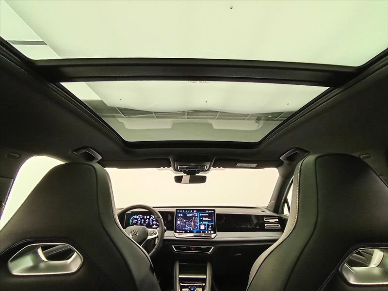 Volkswagen Tiguan 1,5 RLine People 200kW eHybrid - fotka 15 z 20