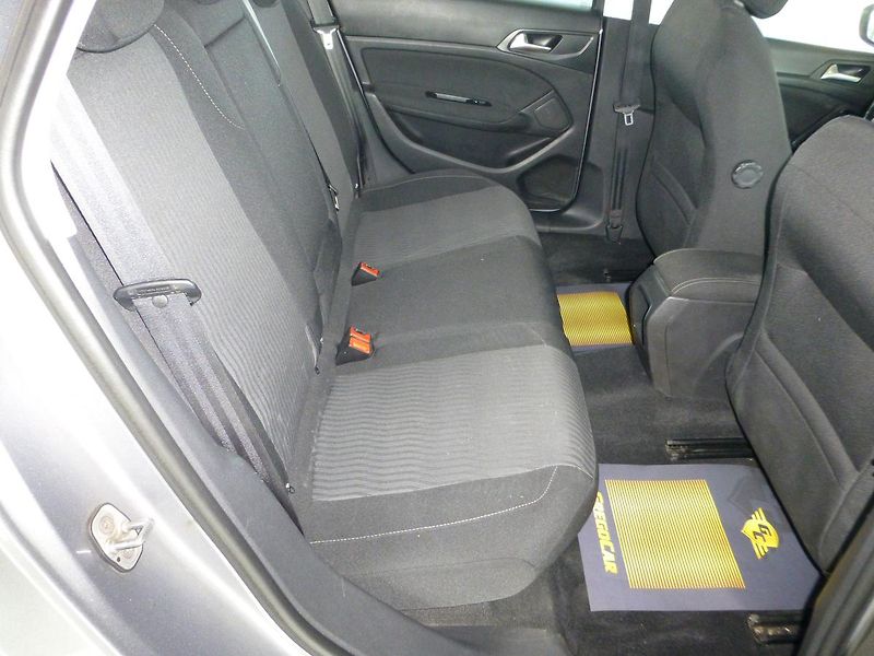 Peugeot 308 (2016) 1,6HDI*NAVIGACE**PARKS**TAŽNÉ - fotka 22 z 26