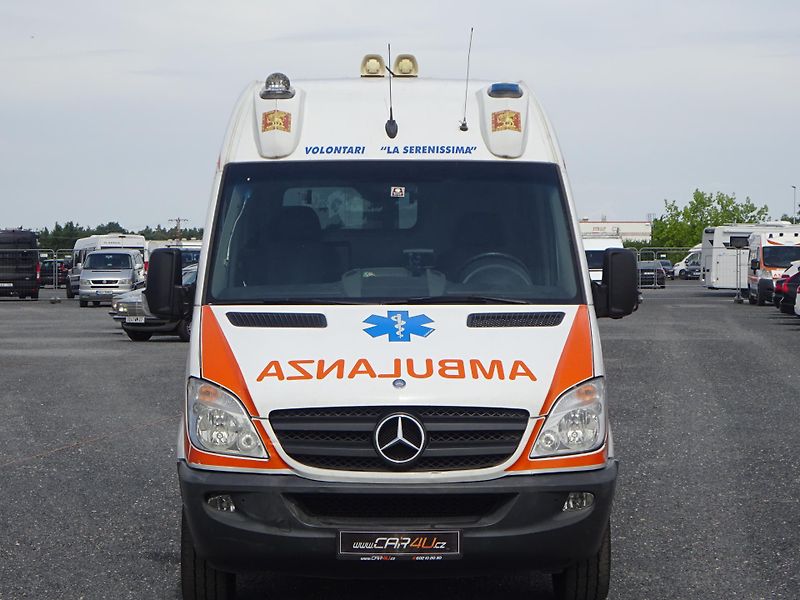 Mercedes-Benz Sprinter PLNĚ VYBAVENÝ SANITNÍ VŮZ - fotka 2 z 20