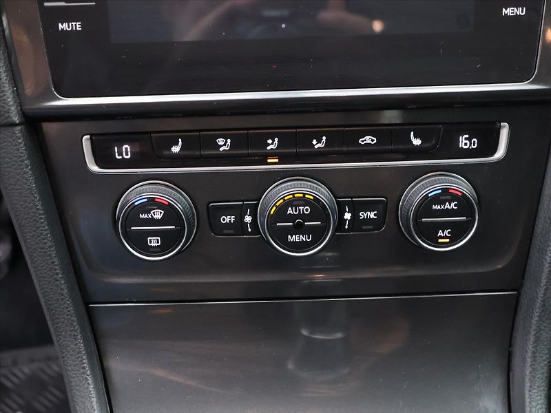 Volkswagen Golf 1,0 TSI 81kW Comfortline CZ - fotka 18 z 26
