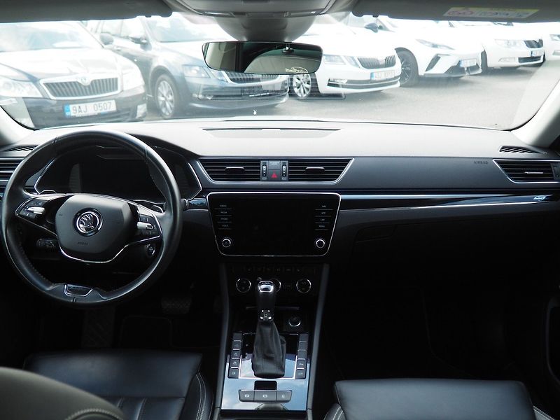 Škoda Superb (2021) 1.4 iV Hybrid L&K DSG Webasto - fotka 22 z 48