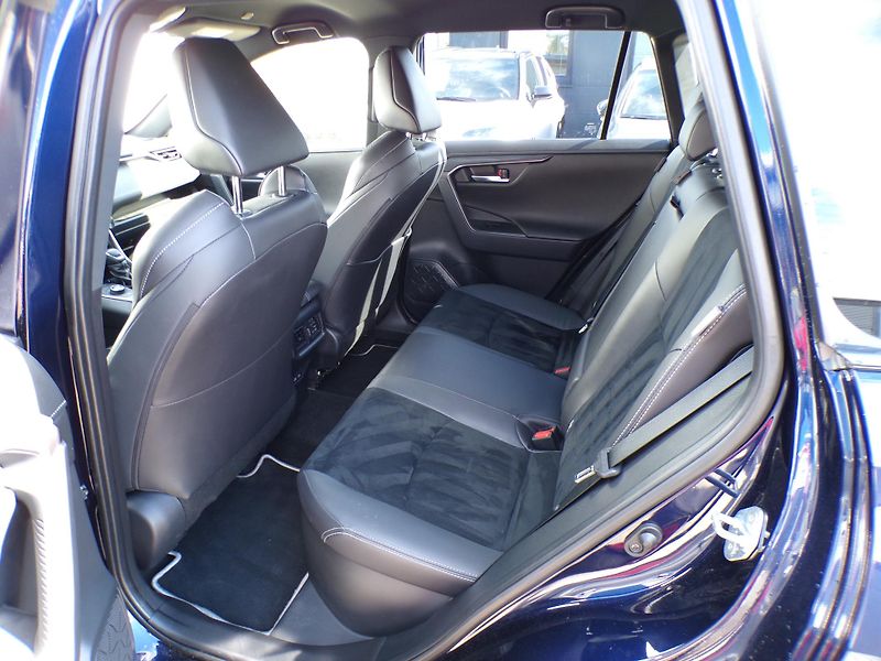 Toyota RAV4 2.5 HSD e-CVT AWD GR-Sport - fotka 12 z 25