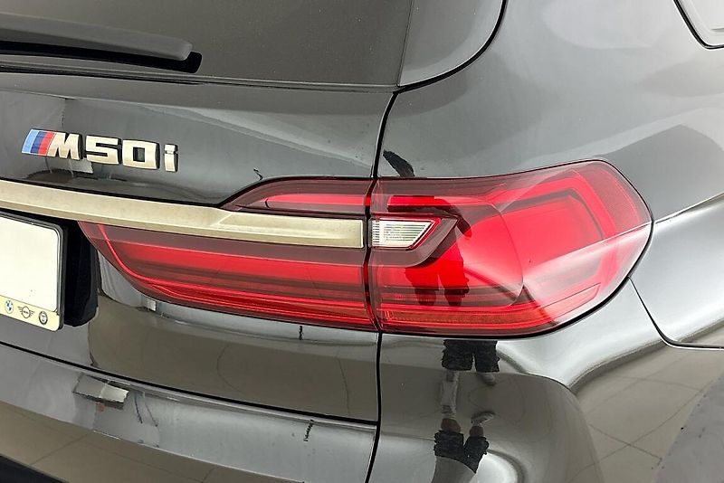 BMW X7 M50i - fotka 5 z 31