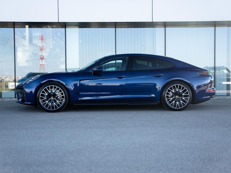 Porsche Panamera 4 E-Hybrid - fotka 2 z 15