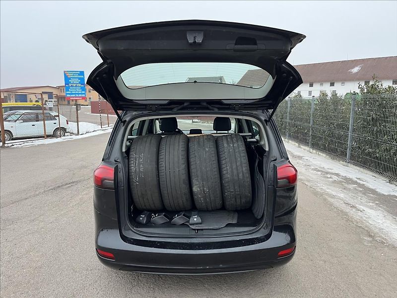 Opel Zafira 1,6 CDTi 100KW TOURER 2xKOLA - fotka 31 z 39