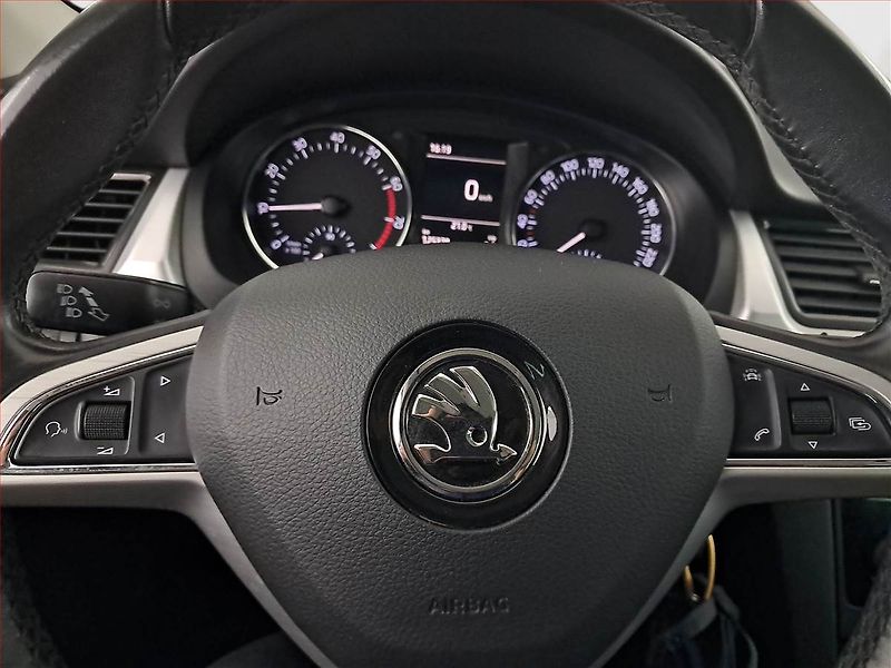 Škoda Rapid (2016) Spaceback 1.2 TSI - fotka 17 z 19