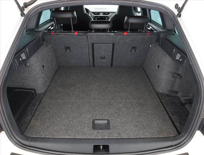 Škoda Octavia (2013) RS 2.0 TDI, Automat, Xenony - fotka 18 z 18