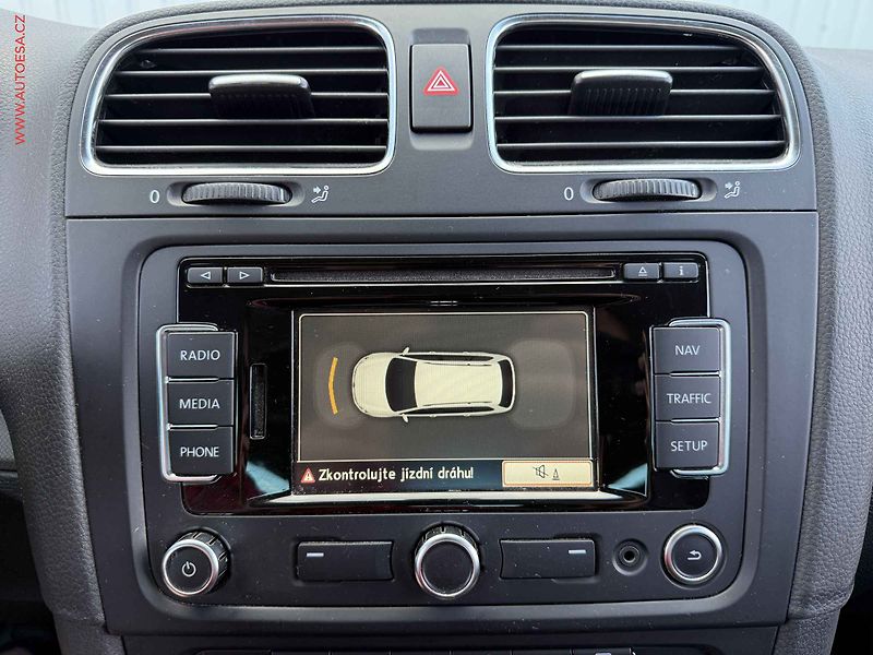 Volkswagen Golf (2012) 1.2 TSi, Match, park. čidla - fotka 14 z 16
