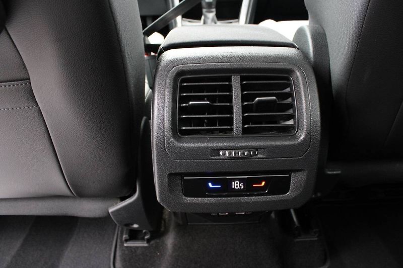 Volkswagen Touran (2023) 1.5 TSI DSG 7 míst Tažné LED - fotka 29 z 35