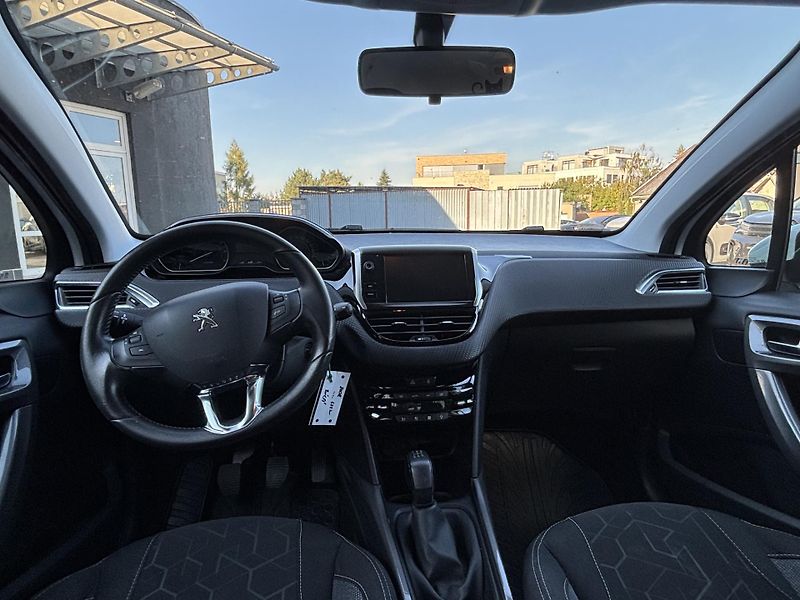 Peugeot 2008 1,2 PureTech 82k MAN6 - fotka 5 z 10