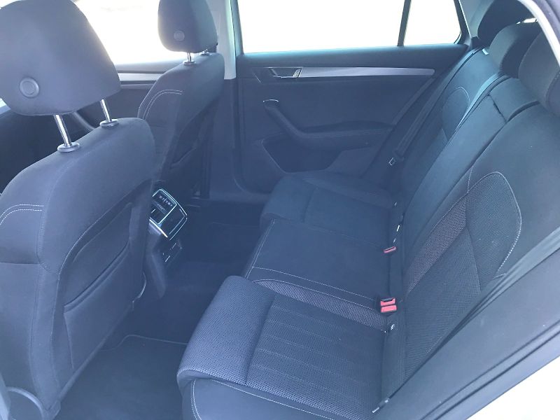 Škoda Superb (2023) COM STY TD 110/2.0 A7F - fotka 12 z 27