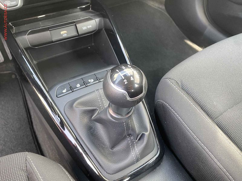 Kia Rio (2023) 1.2, Vision, navi, kamera - fotka 16 z 19
