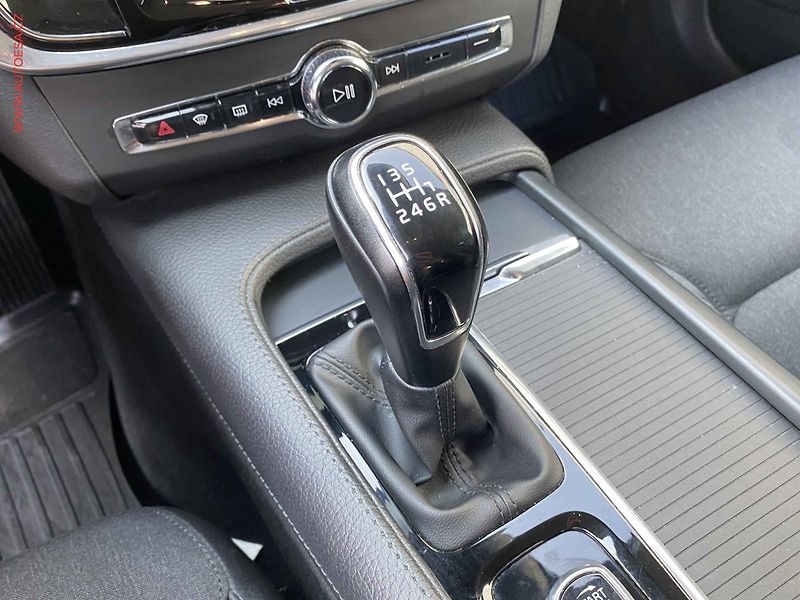 Volvo V90 (2018) 2.0d3, LED, světla - fotka 16 z 21