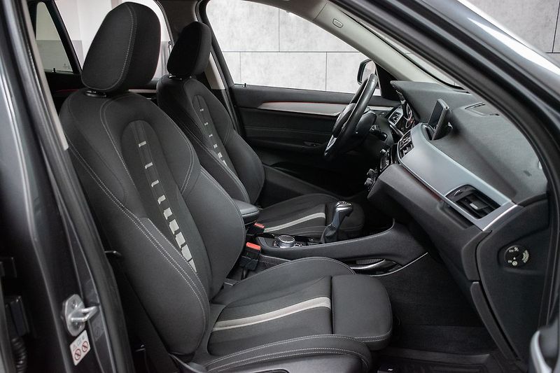 BMW X1 xDrive20d Sport Line*HEAD-UP* - fotka 12 z 42