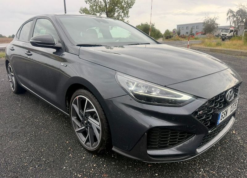 Hyundai i30 1,6 118 kw Fastback Mild Hybri - fotka 7 z 17