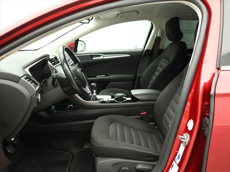 Ford Mondeo 2.0 TDCi 132kW Trend - fotka 11 z 31