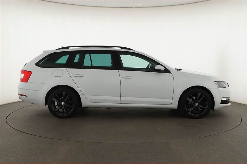 Škoda Octavia (2019) 2.0 TDI, Automat, Navi - fotka 6 z 17