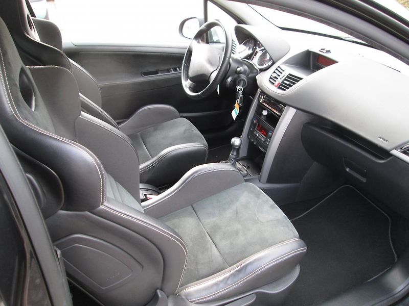 Peugeot 207 (2008) 1,6 GTI - fotka 10 z 17