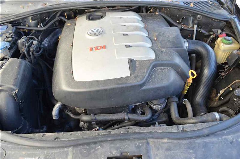 Volkswagen Touareg (2007) 2,5 TDI RS AT - fotka 11 z 23