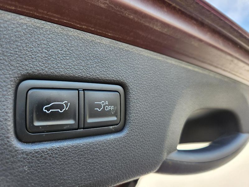 Kia Carnival 9 míst-TOP výbava - SKLADEM - fotka 26 z 27