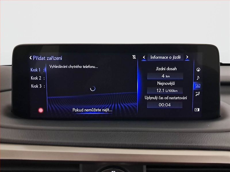 Lexus RX 400h (2022) 300 AWD - fotka 22 z 24