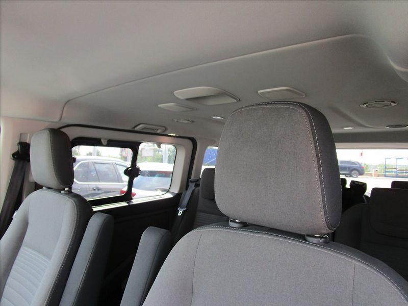 Ford Tourneo Custom 2.0TDCi L2 Titanium, 8 míst - fotka 15 z 57