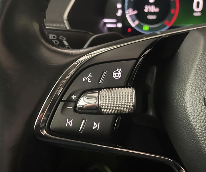 Škoda Octavia 2.0TDI DSG Style 4x4, ČR - fotka 16 z 33