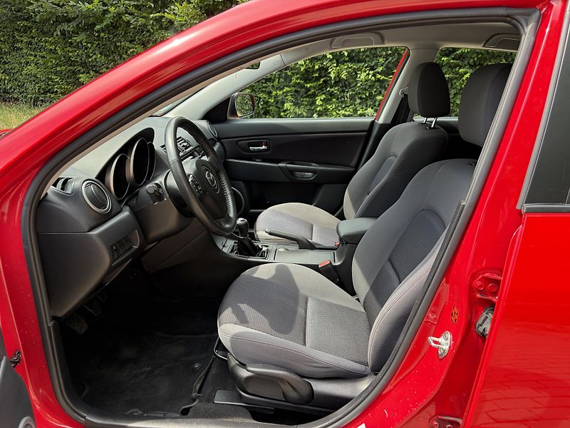 Mazda 3 1.6 Sport Active - fotka 17 z 25