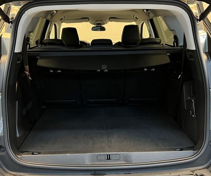 Peugeot 5008 1.5 AT ALLURE BlueHDi 130 S&S - fotka 11 z 19