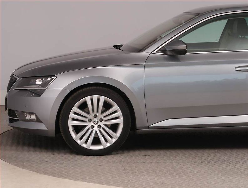 Škoda Superb (2016) Style Plus 2.0 TDI, Kůže, Navi - fotka 14 z 22