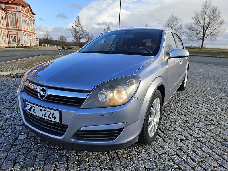 Opel Astra (2004) 1.6 16v PĚKNÝ STAV,  SPLÁTKY  - fotka 2 z 23