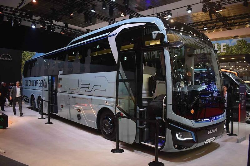 Claudio Passerini na veletrhu Bussworld.