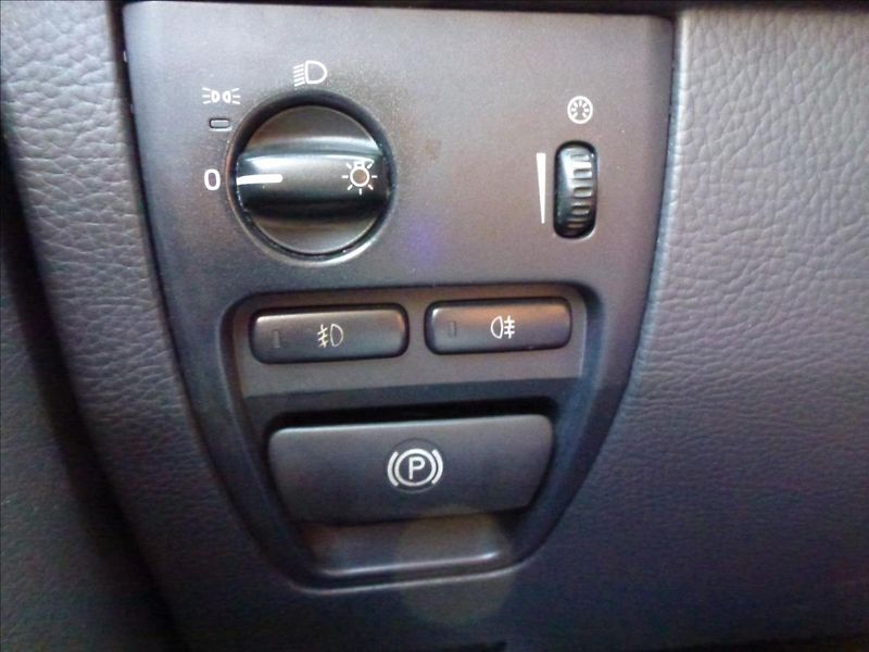Volvo XC90 2,4 D5 4x4 Nové rozvody Odpoče - fotka 34 z 53