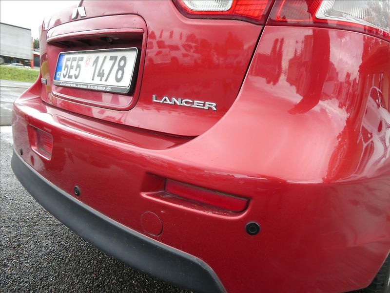 Mitsubishi Lancer 1,8 i 105kW Sportback, klima - fotka 8 z 31
