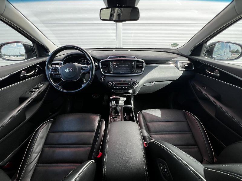 Kia Sorento 2.2 CRDi 4WD GT-Line 7-Míst TZ - fotka 10 z 30