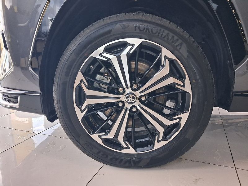 Toyota RAV4 2.5 136kW PHEV 2025 - fotka 8 z 16