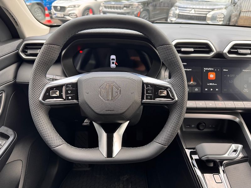 MG ZS (2026) 1,5l Hybrid + (197k) Exclusive - fotka 19 z 37