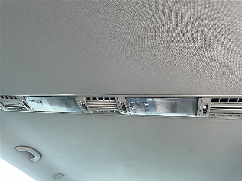 Volkswagen Multivan 2,5 TDI 95kW*tažné*aut. klima* - fotka 29 z 40