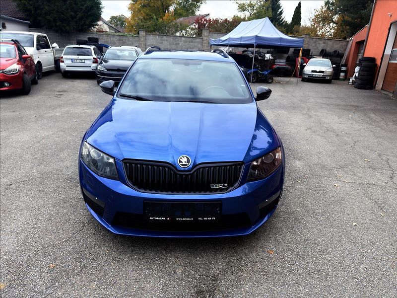Škoda Octavia 2,0 TDi RS DSG - fotka 2 z 29