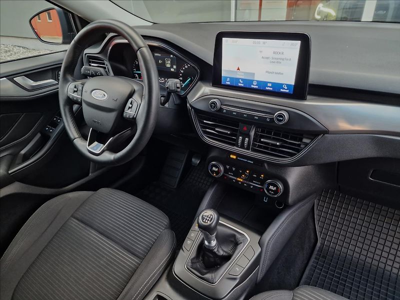 Ford Focus 1.5 EcoBlue Titanium,ČR,1.Maj - fotka 38 z 47
