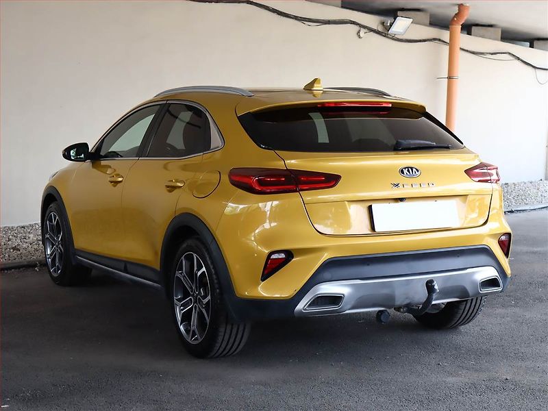 Kia XCeed (2019) 1.4 T-GDI, Automat, Serv.kniha - fotka 4 z 19