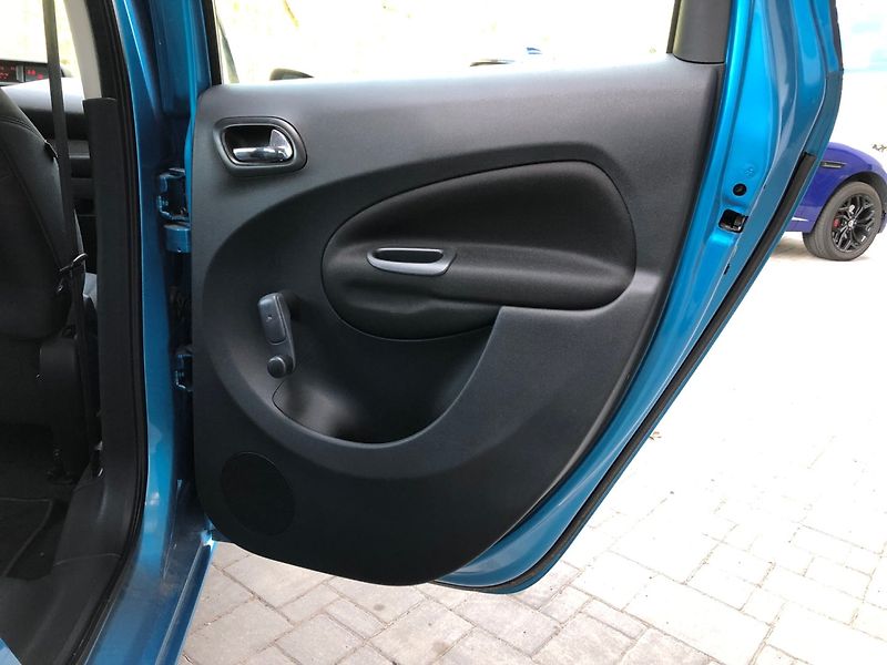 Citroën C3 Picasso (2009) 1.4i - fotka 12 z 24