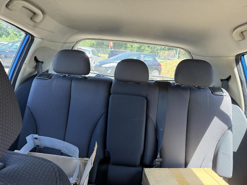 Nissan Tiida 1.8i - fotka 16 z 20